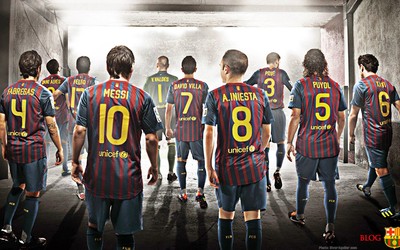 亿德电竞-凯西绝杀后全队叠罗汉